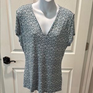 Women's Black and White Patterned Top